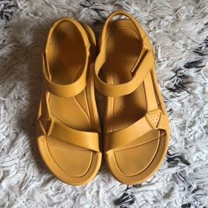 Teva Sandals “Sunflower”